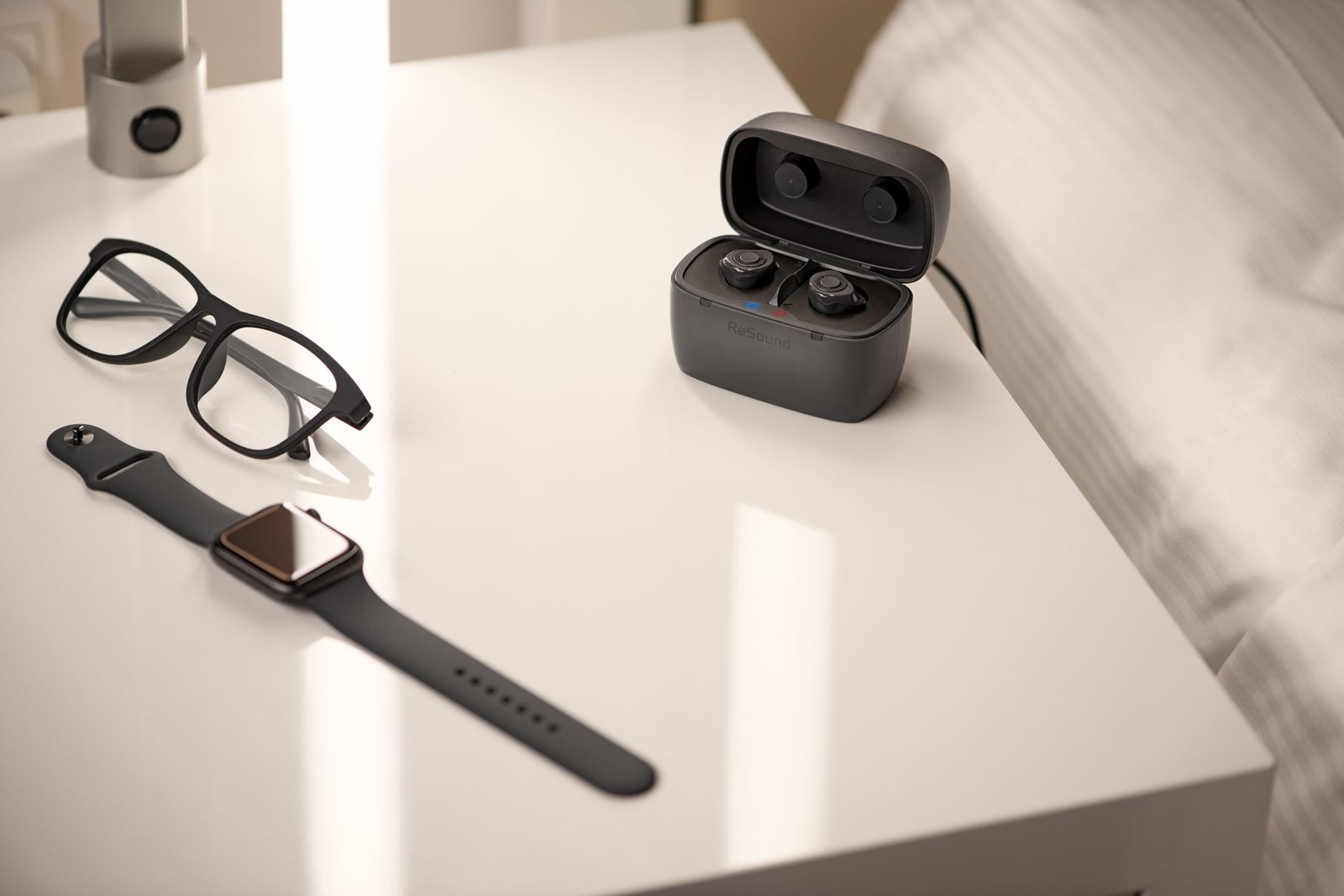  ReSound  Rechargeable Custom™ hearing a